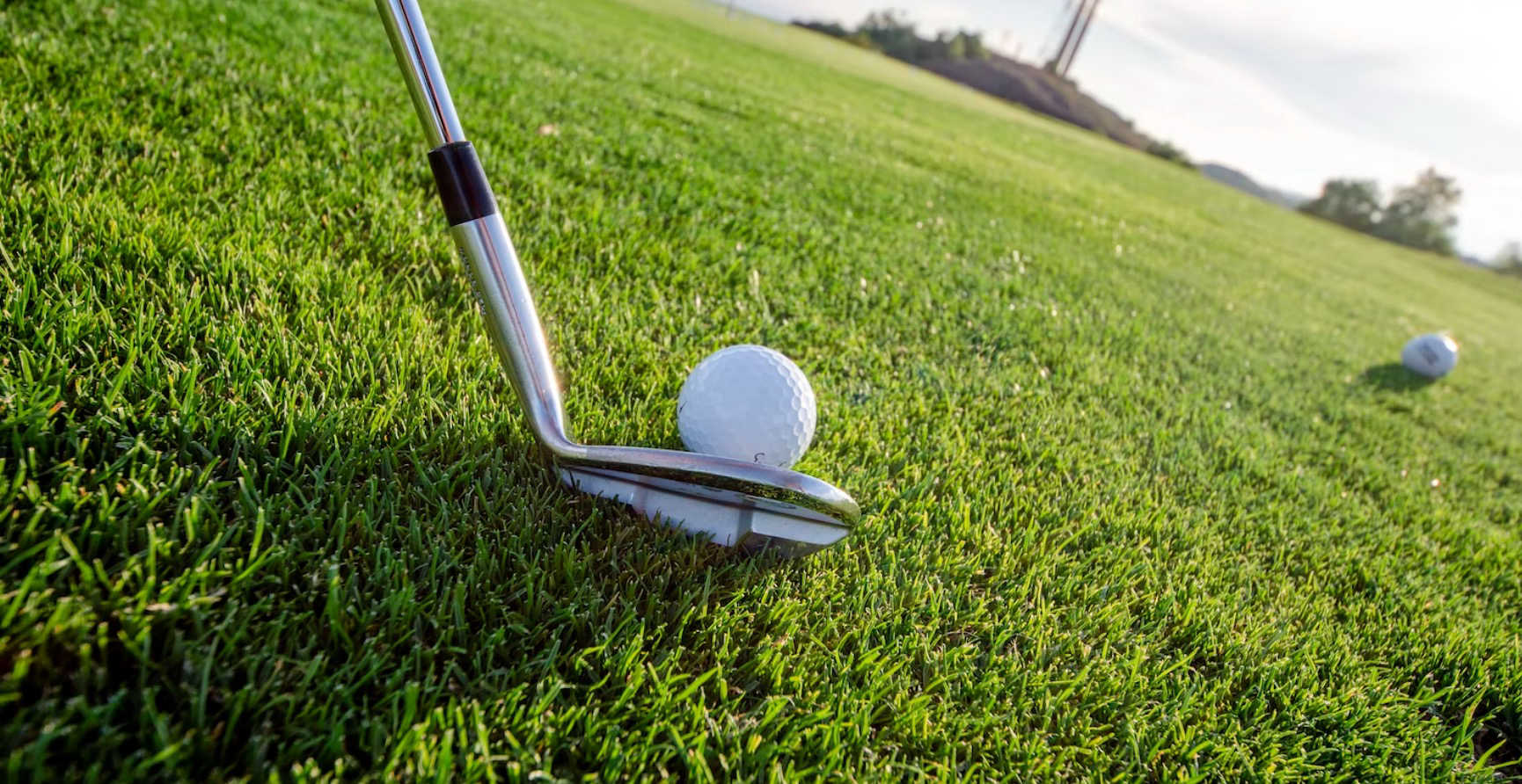 Comment choisir le meilleur équipement de golf : clubs, balles et